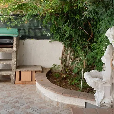 Villetta Con Gazebo In Legno *